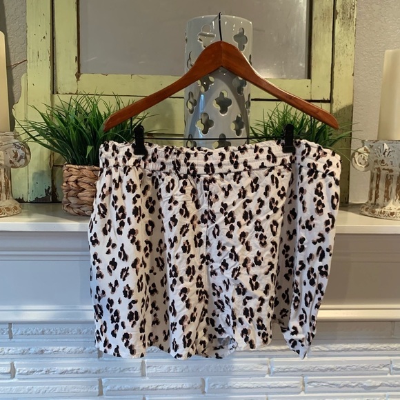 Express Tie Waist Leopard Print Casual Pull On Shorts with Pockets Pink Tan XL - Picture 6 of 7